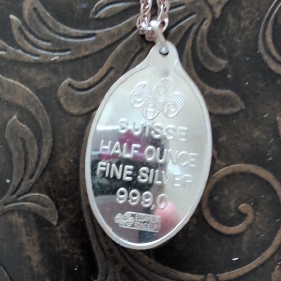 Silver Cameo Pendant Necklace Artistic Design - Picture 2 of 5